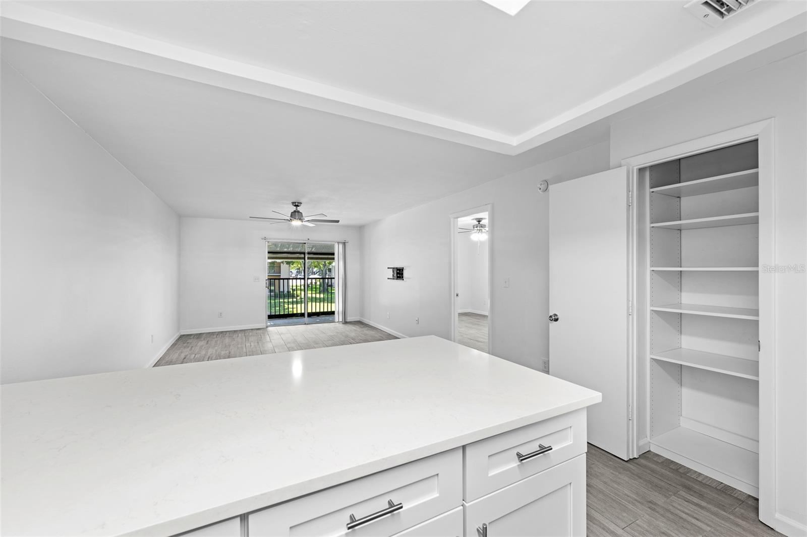 3812 N OAK DR #M72 — photo 9
