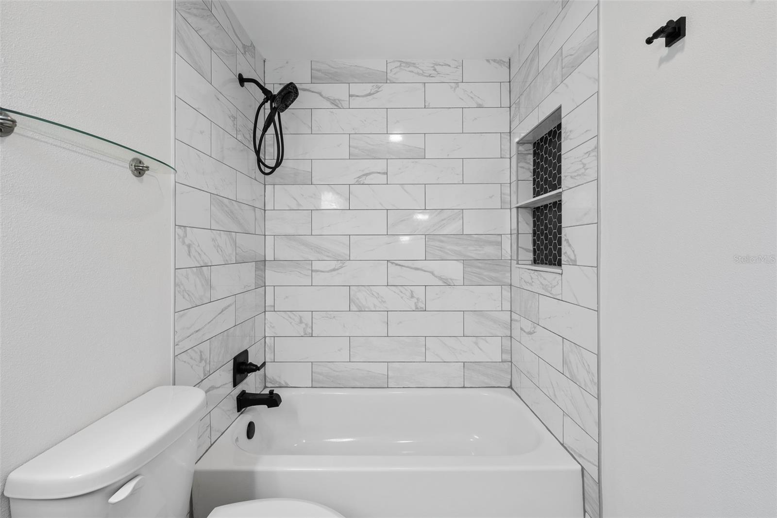 3812 N OAK DR #M72 — photo 13