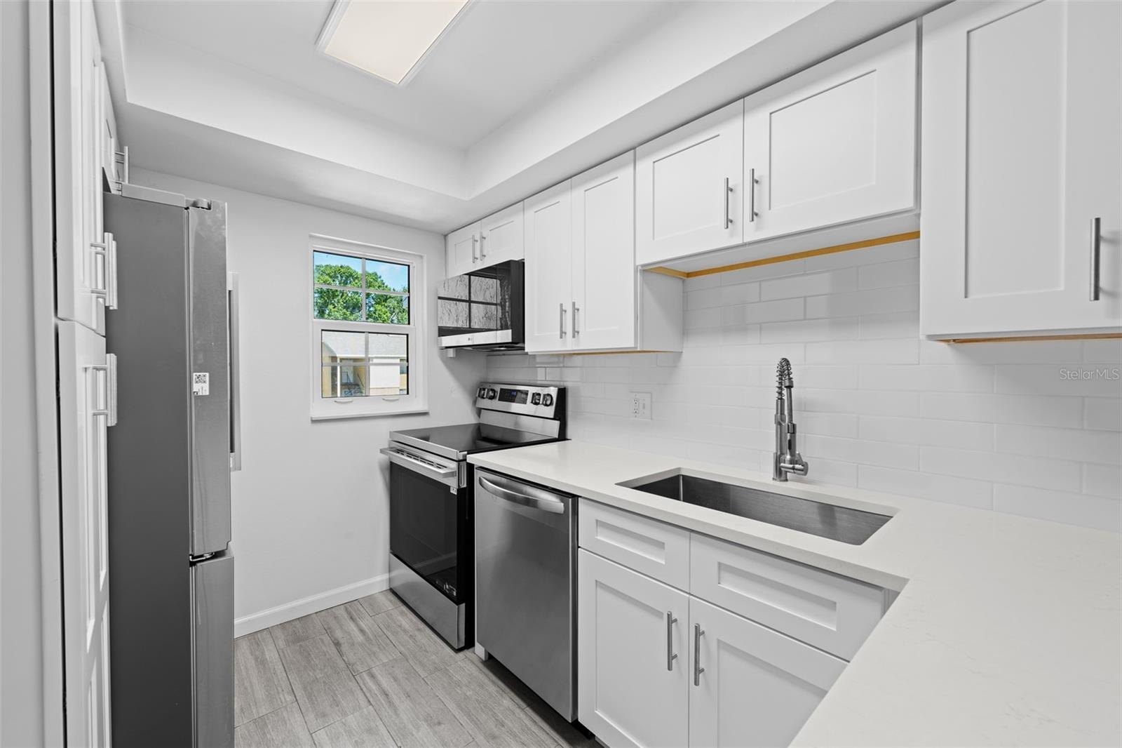 3812 N OAK DR #M72 — photo 7