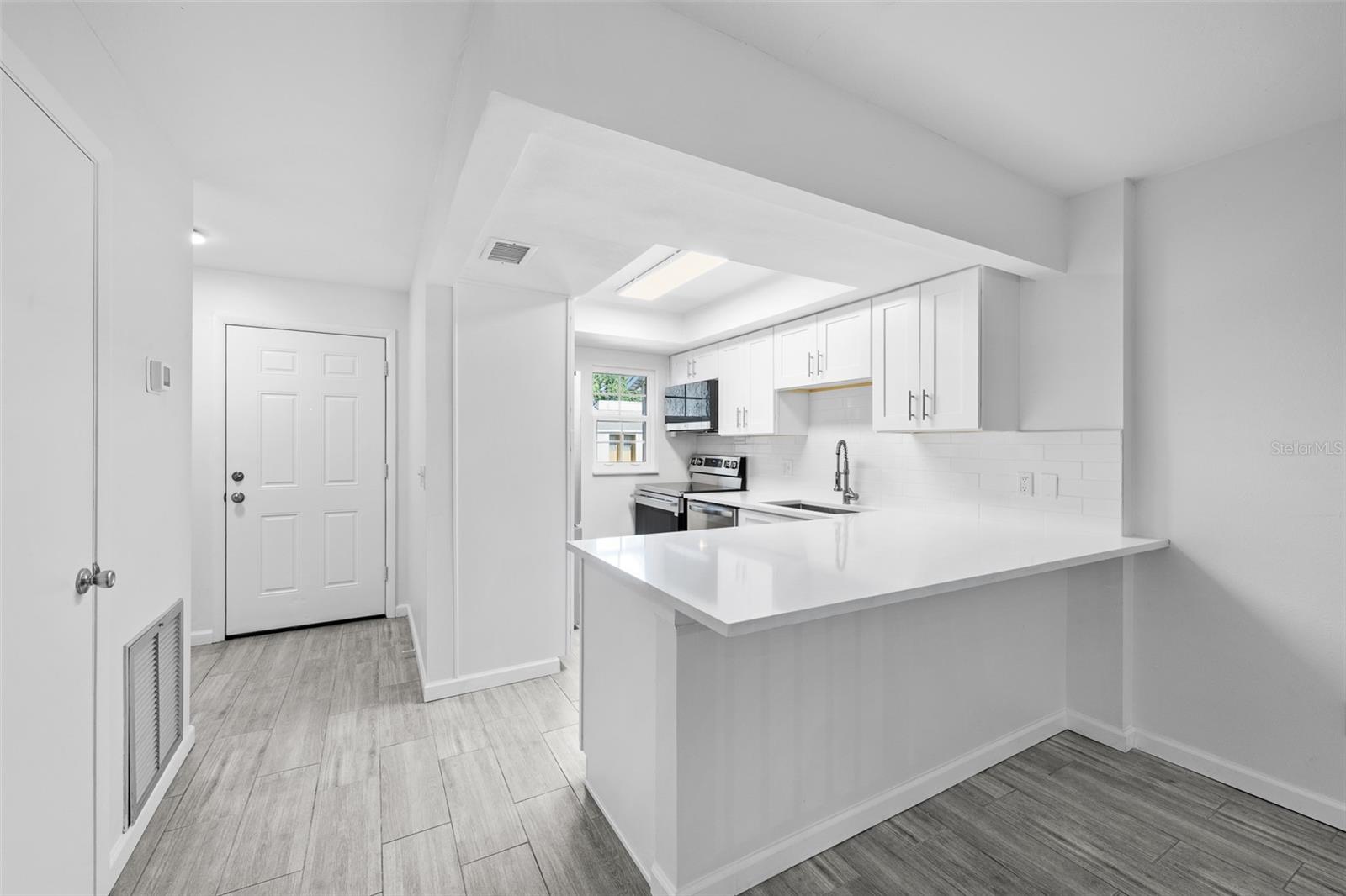 3812 N OAK DR #M72 — photo 5