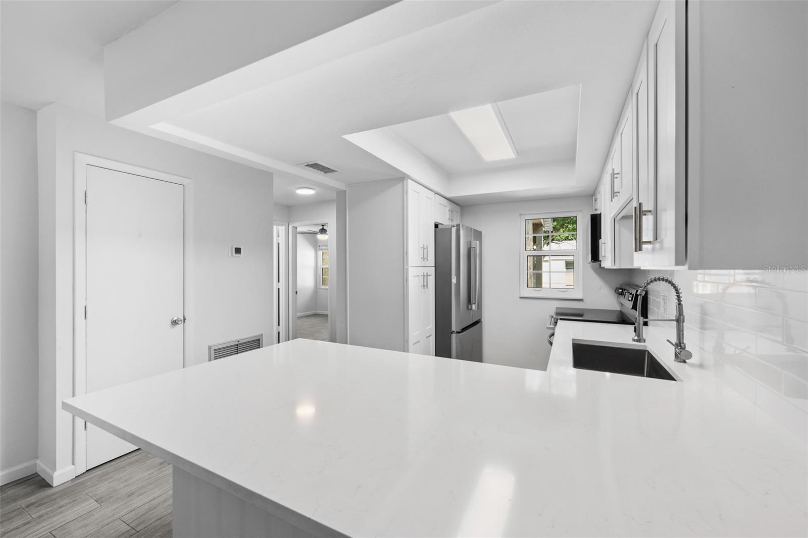 3812 N OAK DR #M72 — photo 6