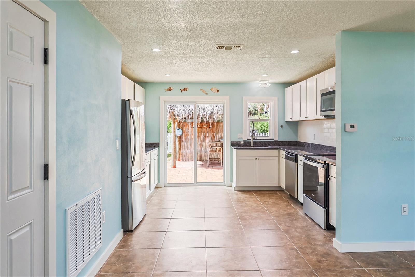 6814 DRIFTWOOD DR — photo 3