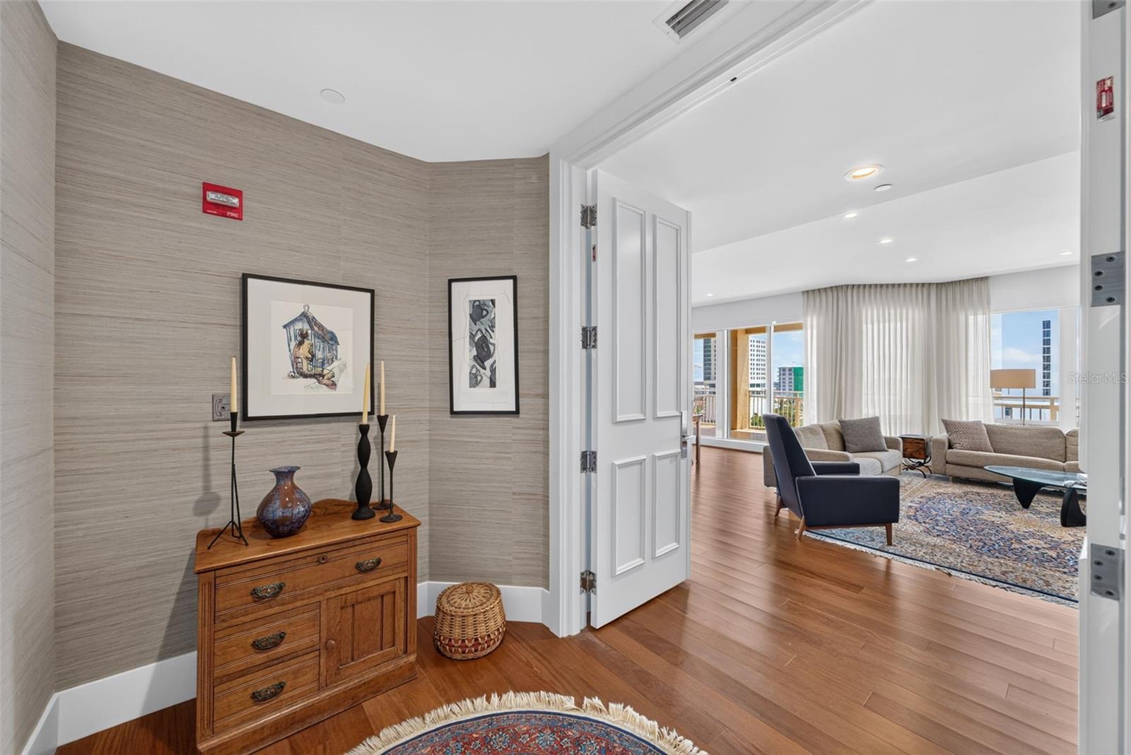 35 WATERGATE DR #1104 — photo 3