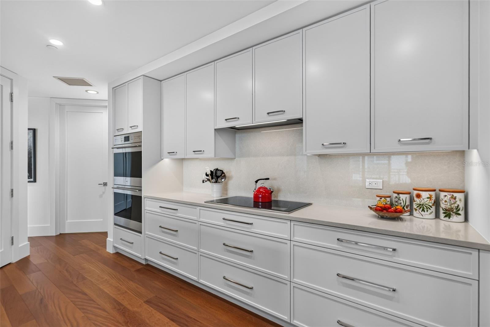 35 WATERGATE DR #1104 — photo 11