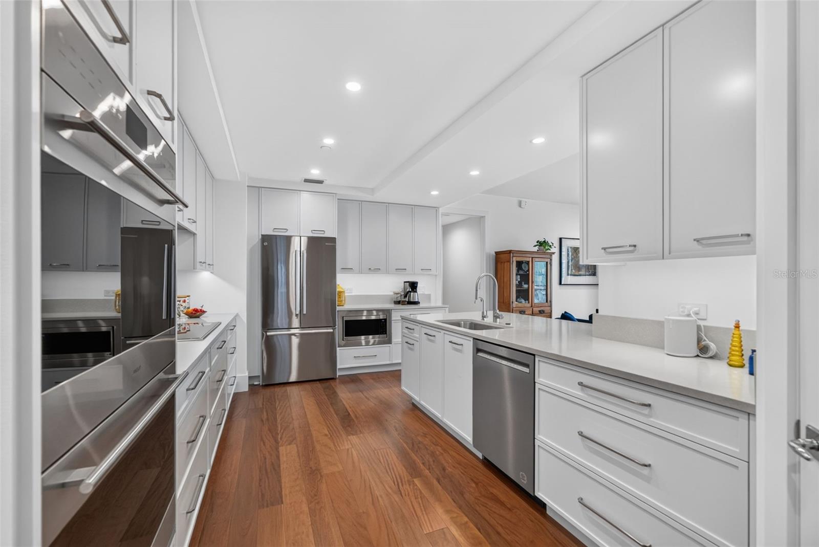 35 WATERGATE DR #1104 — photo 13
