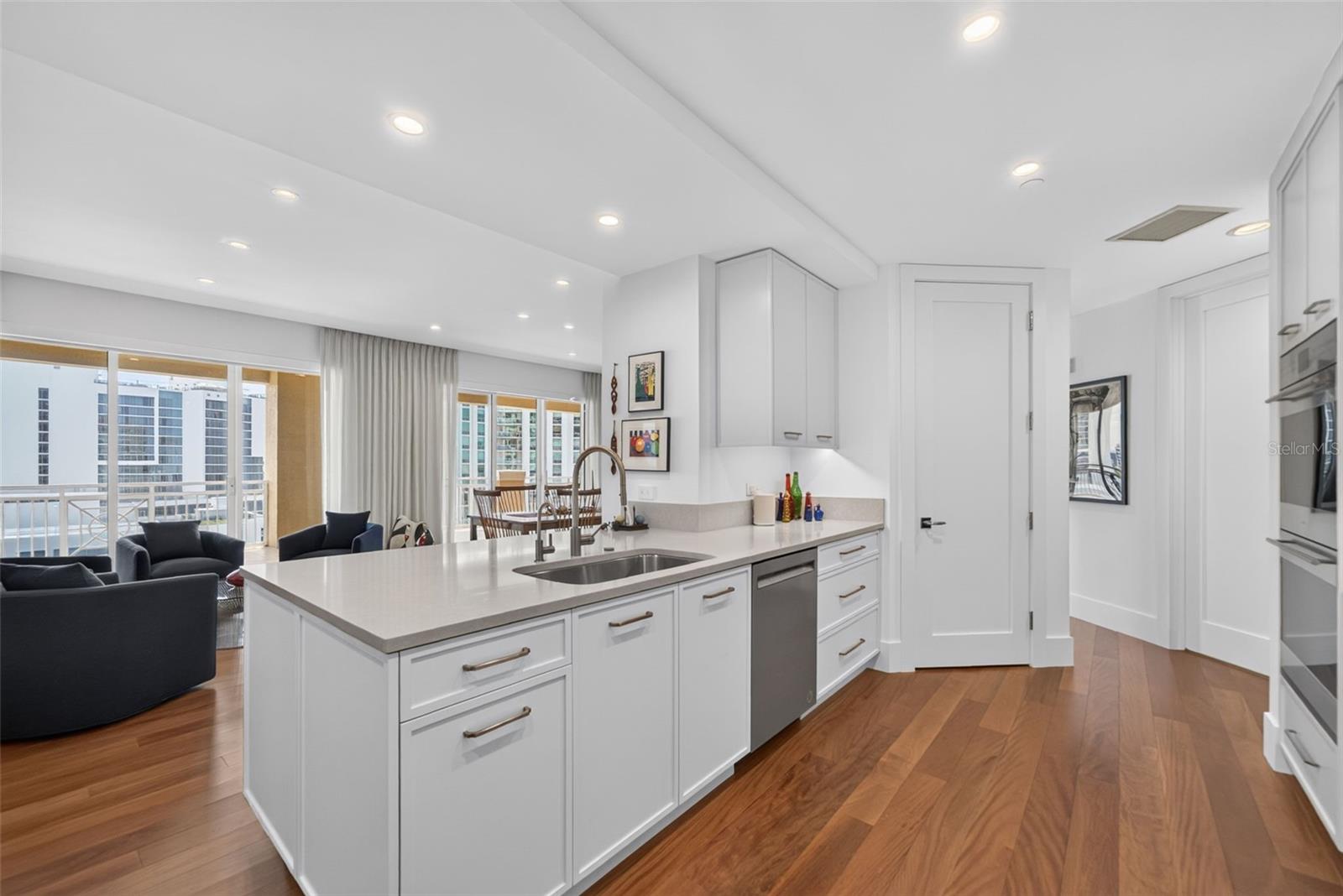 35 WATERGATE DR #1104 — photo 12