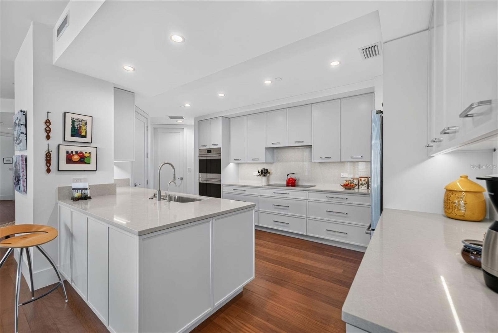 35 WATERGATE DR #1104 — photo 10