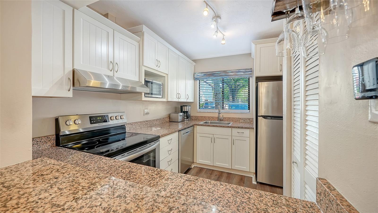 1646 STICKNEY POINT RD #101 — photo 26