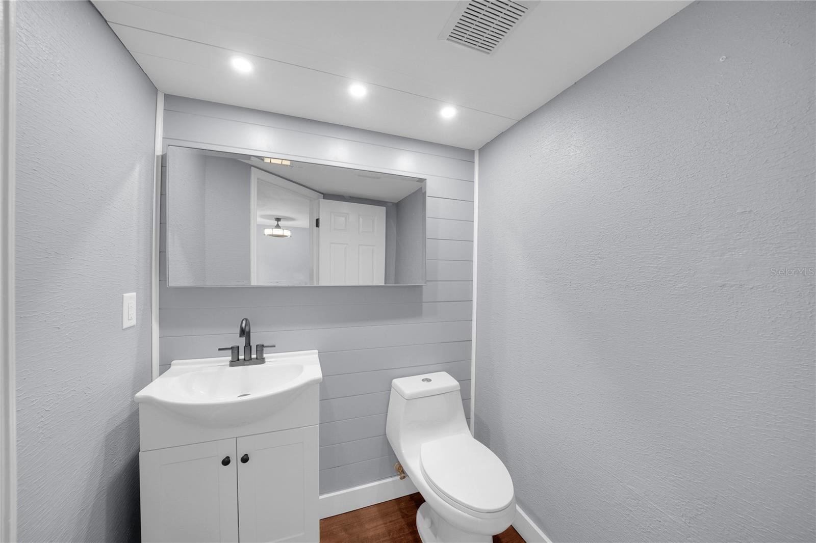 15876 SANCTUARY DR — photo 10
