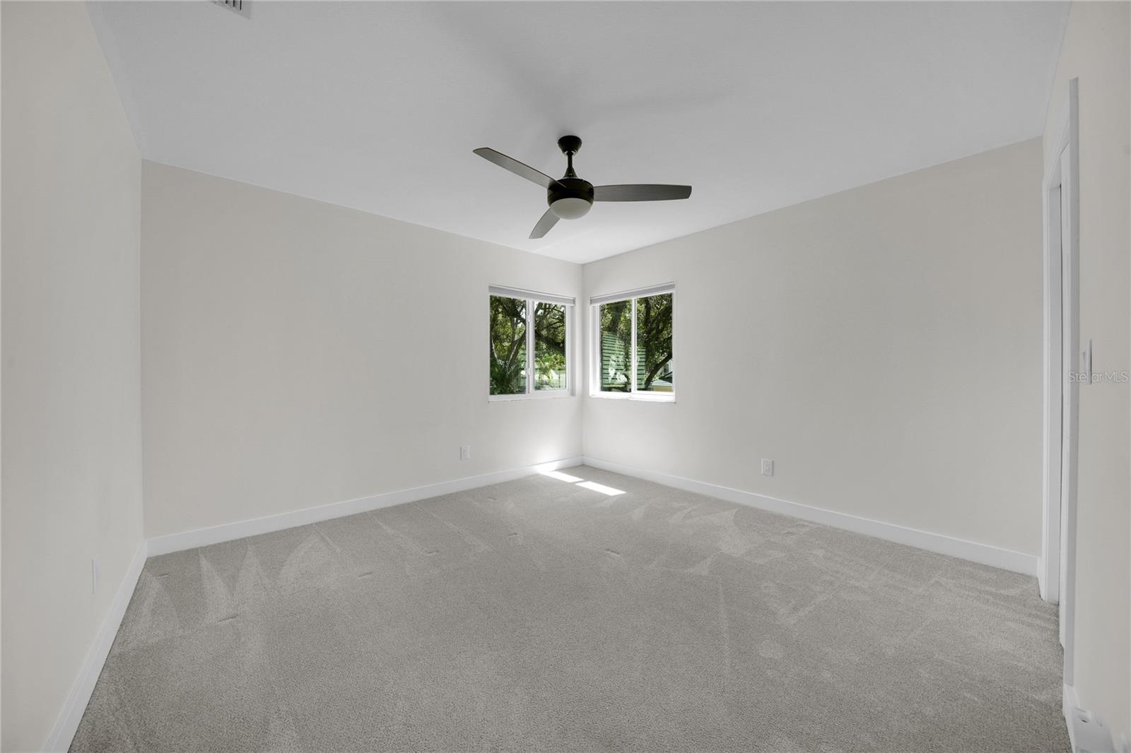 15876 SANCTUARY DR — photo 13