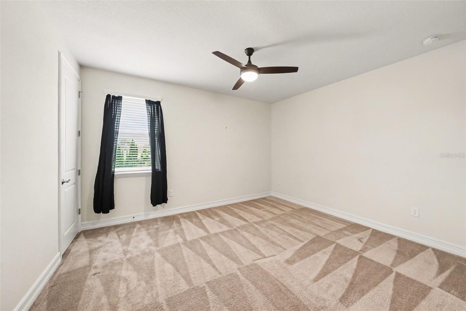 17823 DAISY FARM DR — photo 33