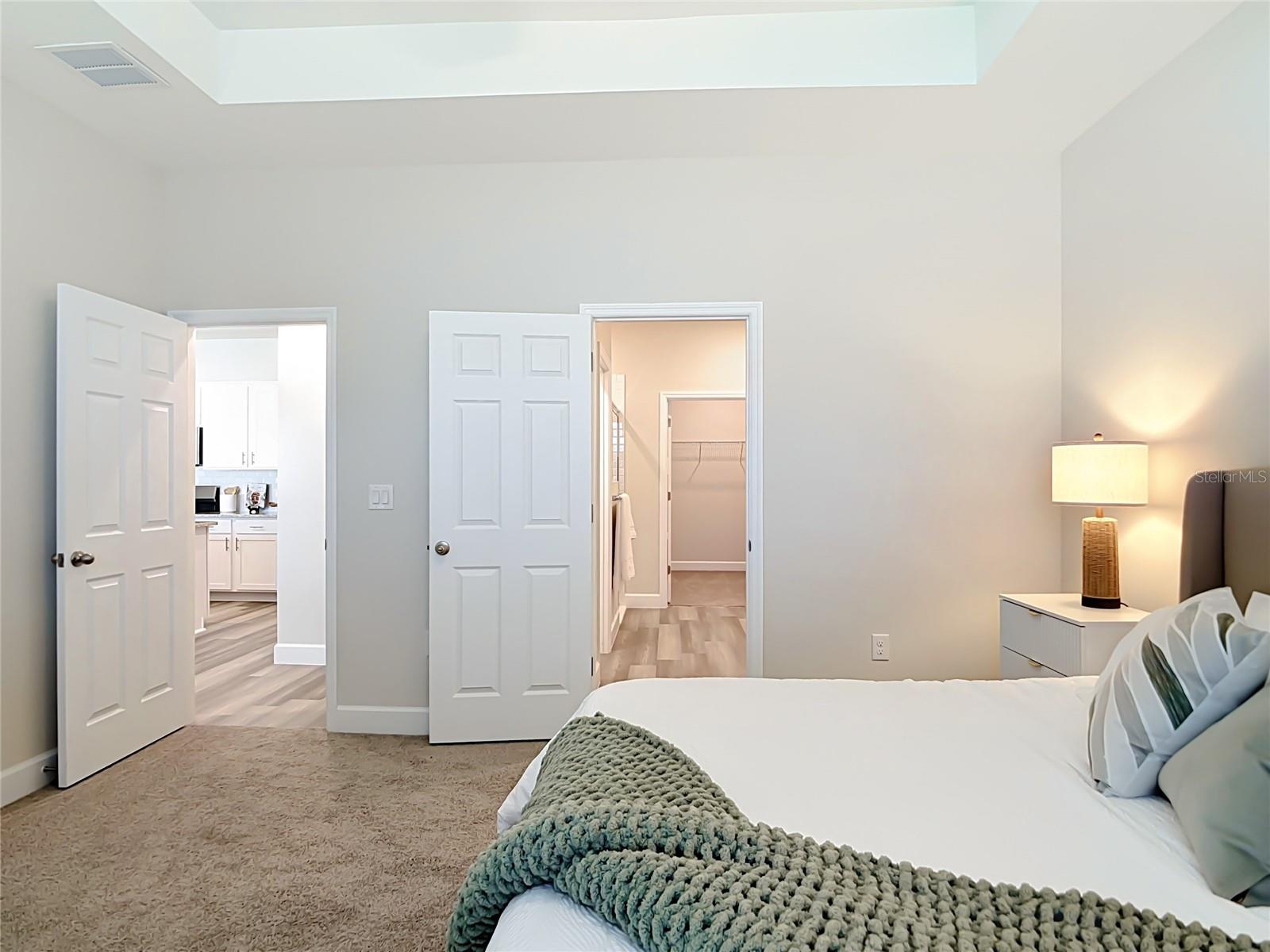 1459 N CHAMBERLAIN BLVD — photo 24