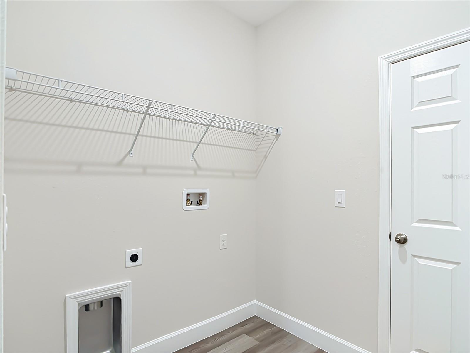 1459 N CHAMBERLAIN BLVD — photo 37