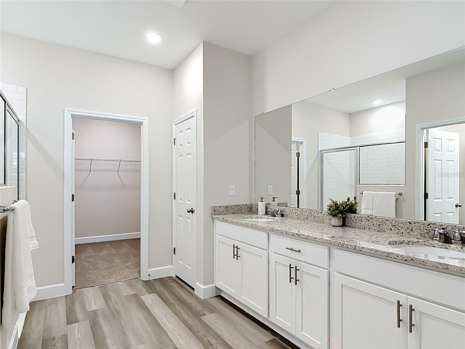 1459 N CHAMBERLAIN BLVD — photo 26