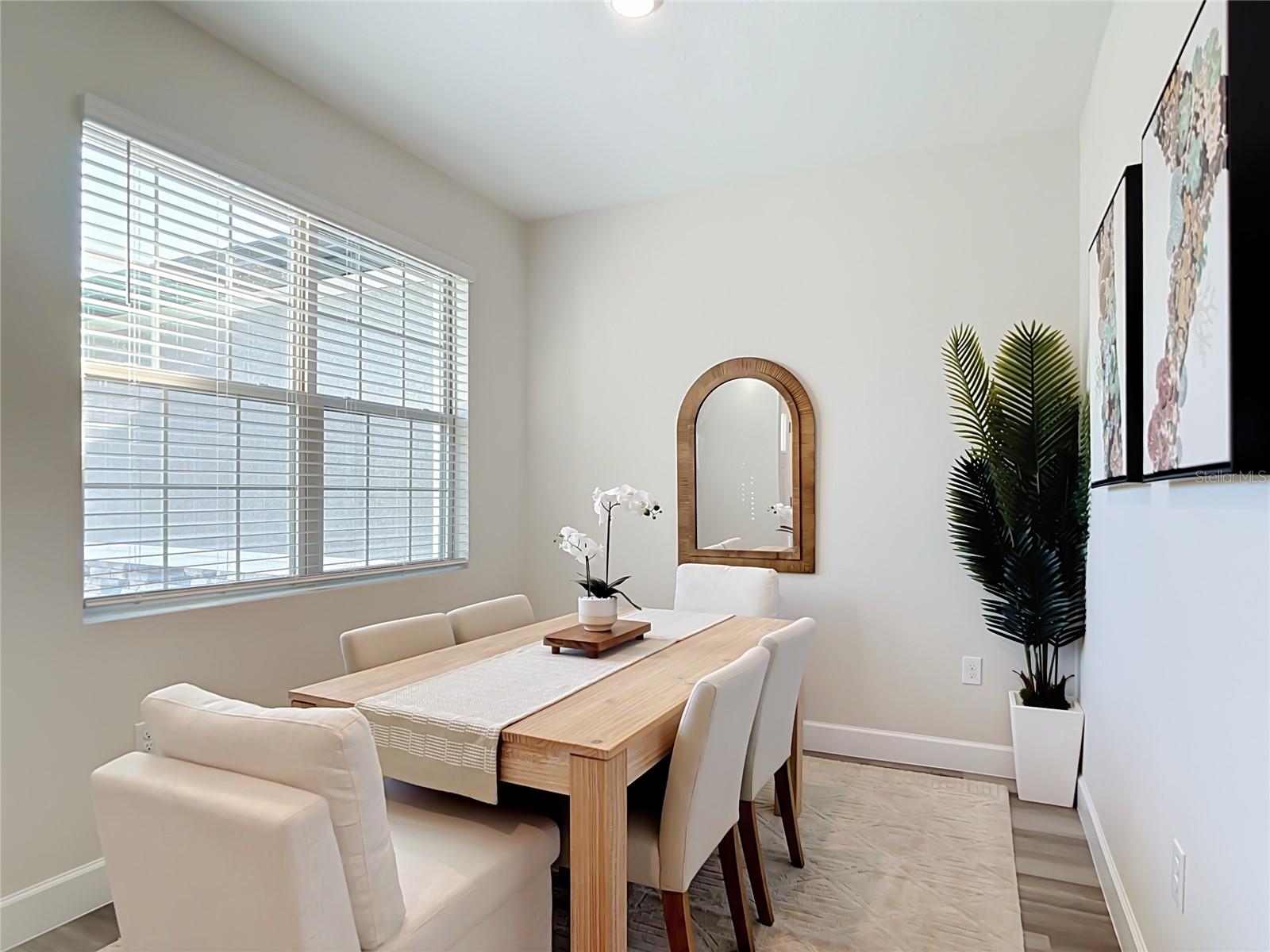 1459 N CHAMBERLAIN BLVD — photo 8