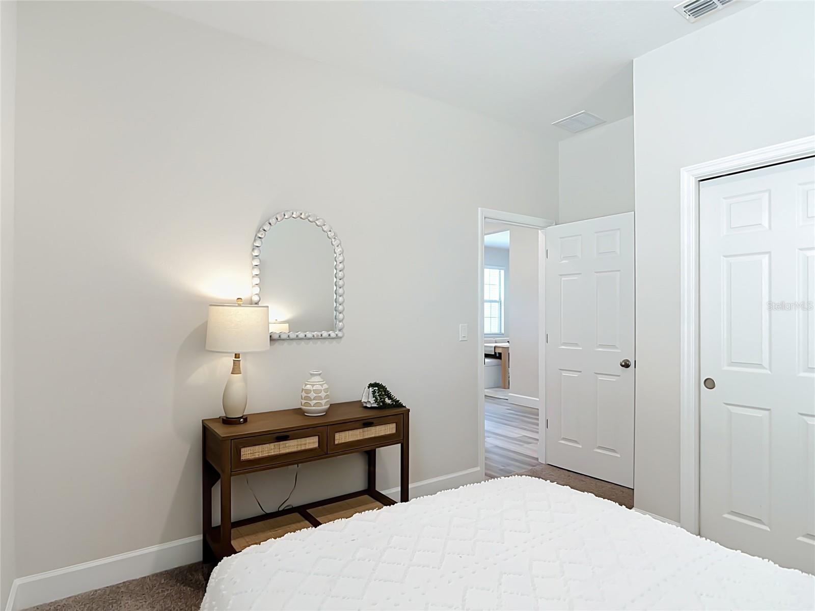 1459 N CHAMBERLAIN BLVD — photo 35