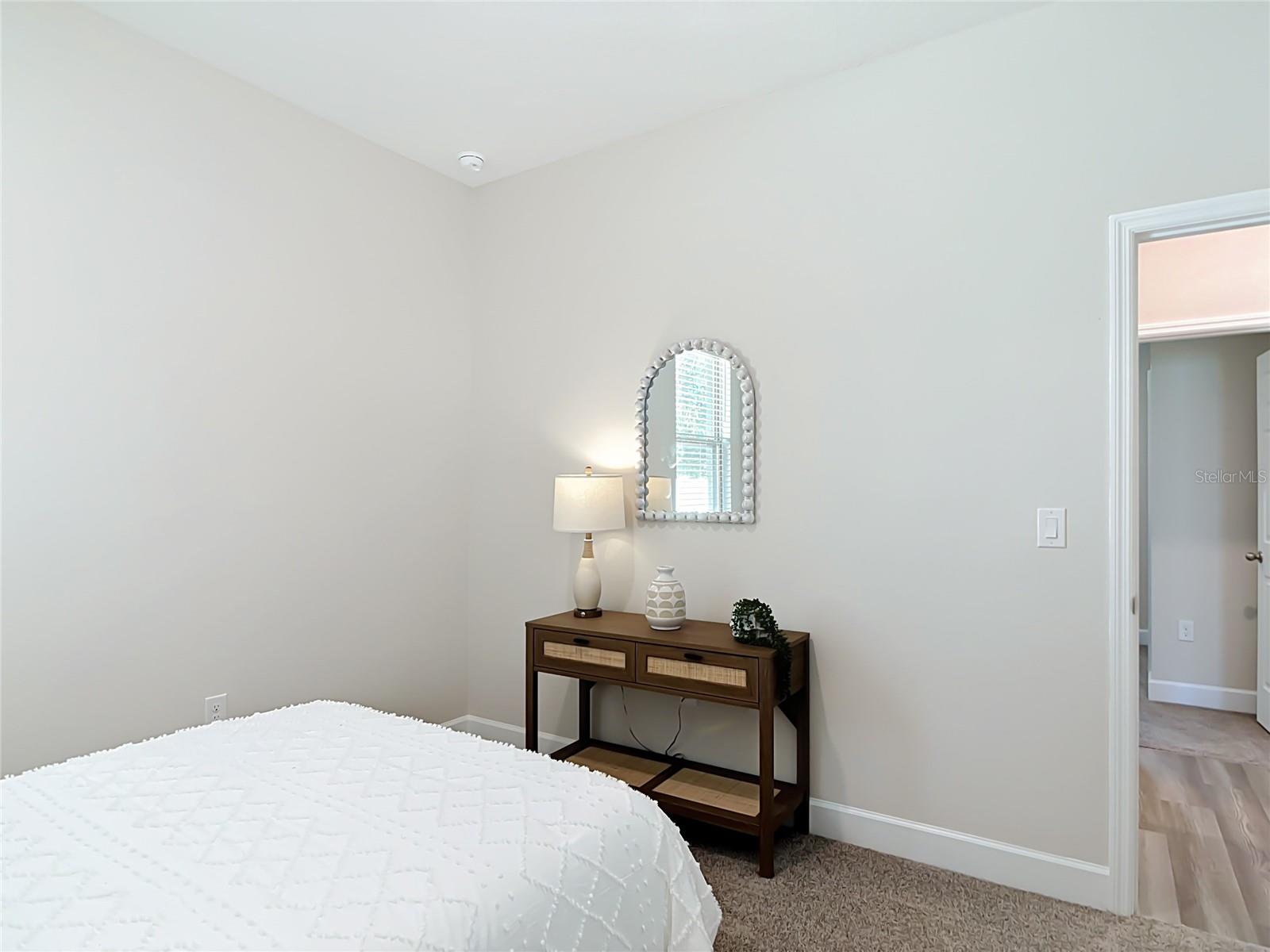 1459 N CHAMBERLAIN BLVD — photo 32