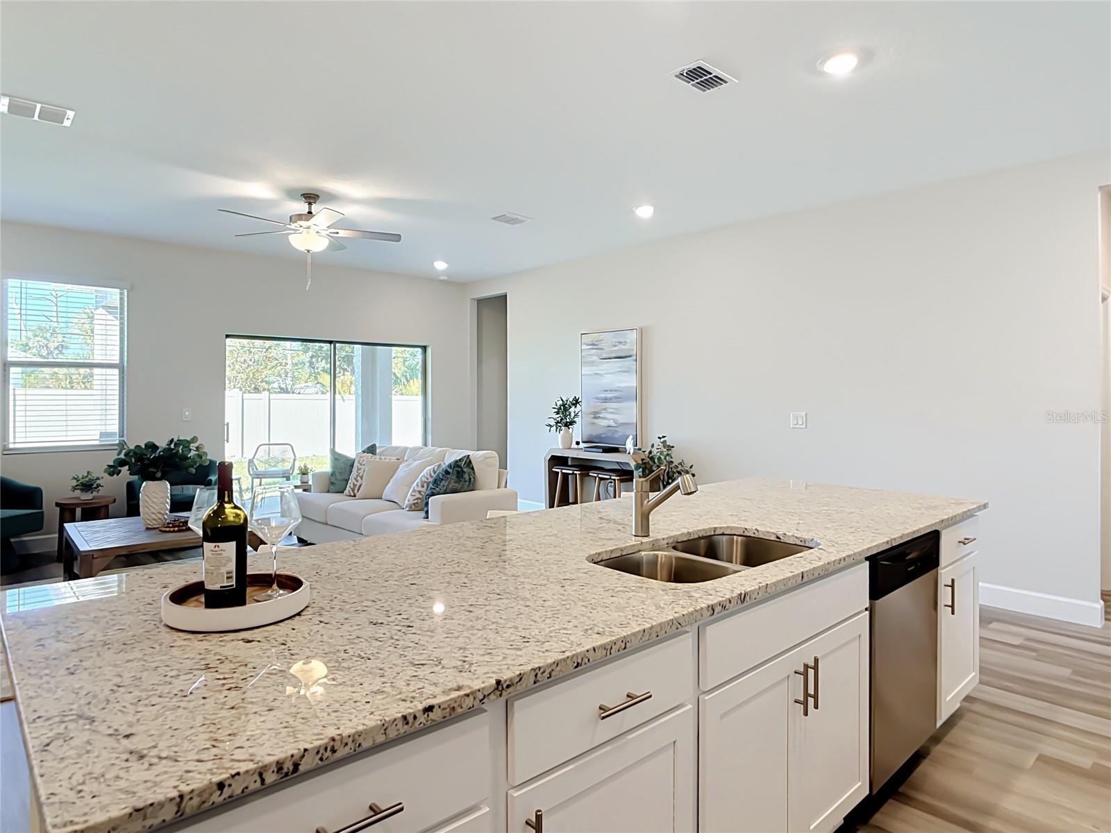 1459 N CHAMBERLAIN BLVD — photo 14