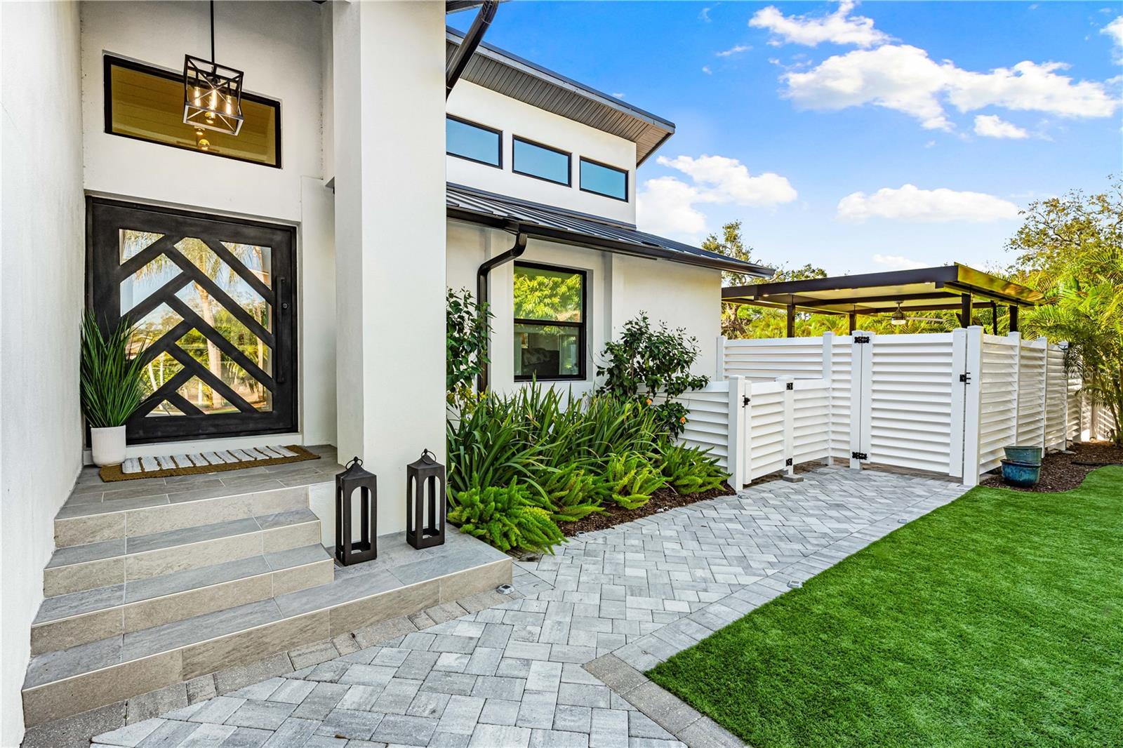 2500 MONTEREY ST — photo 3