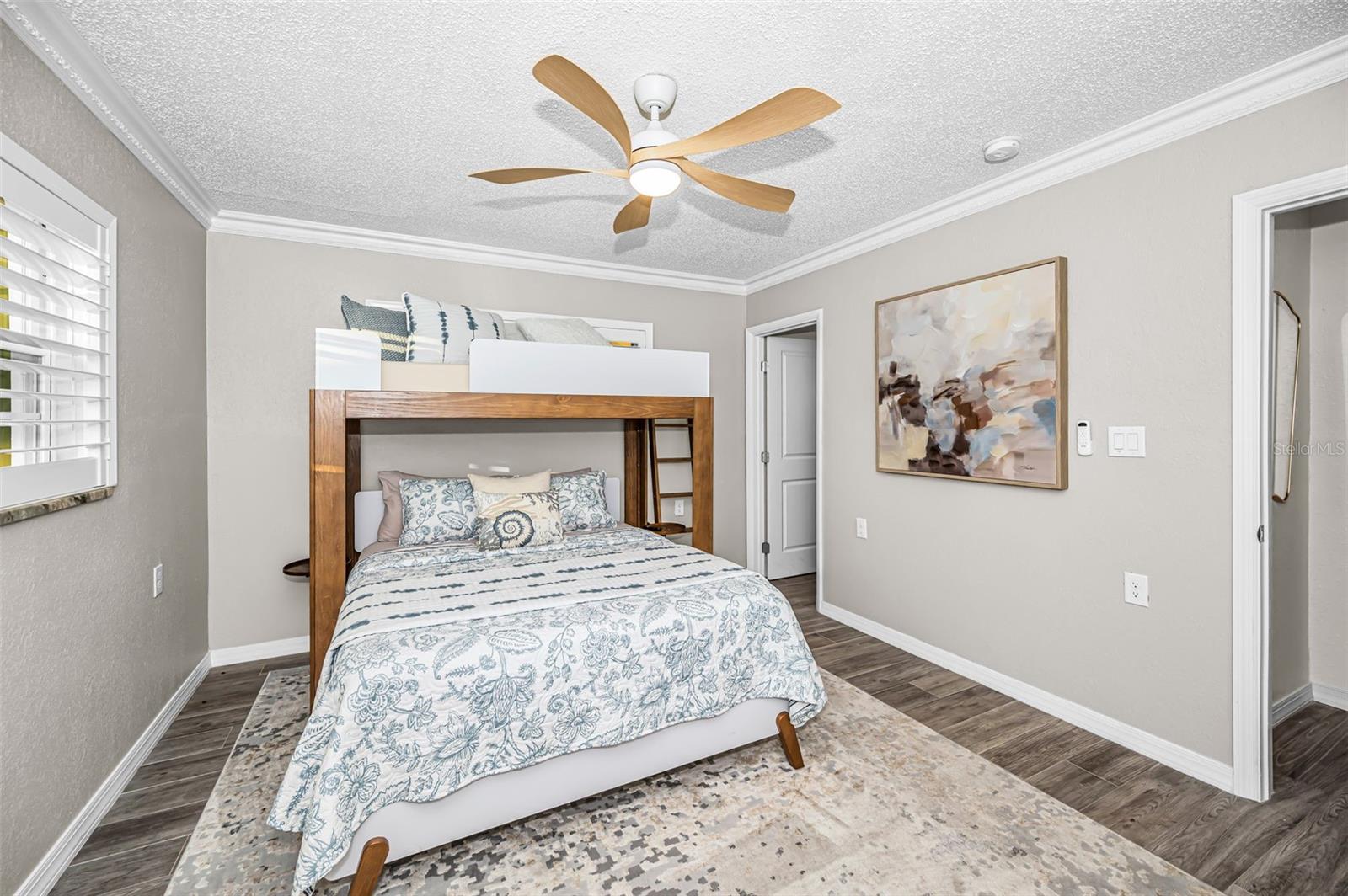 16353 REDINGTON DR — photo 45