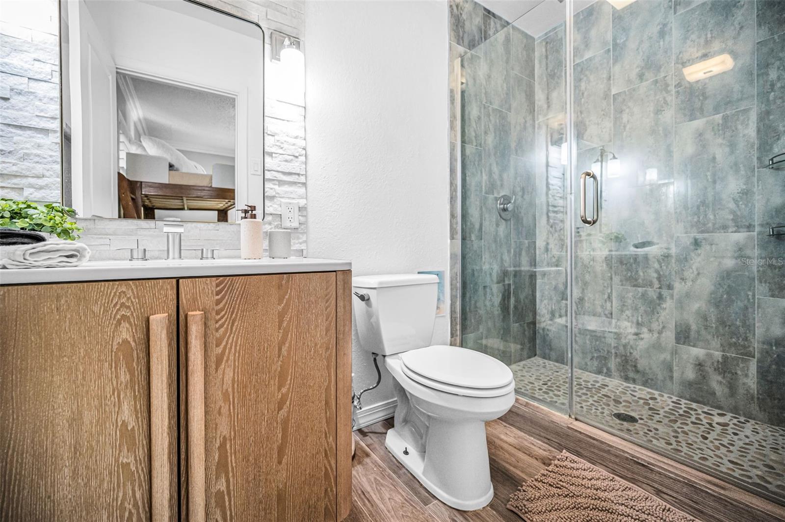 16353 REDINGTON DR — photo 46