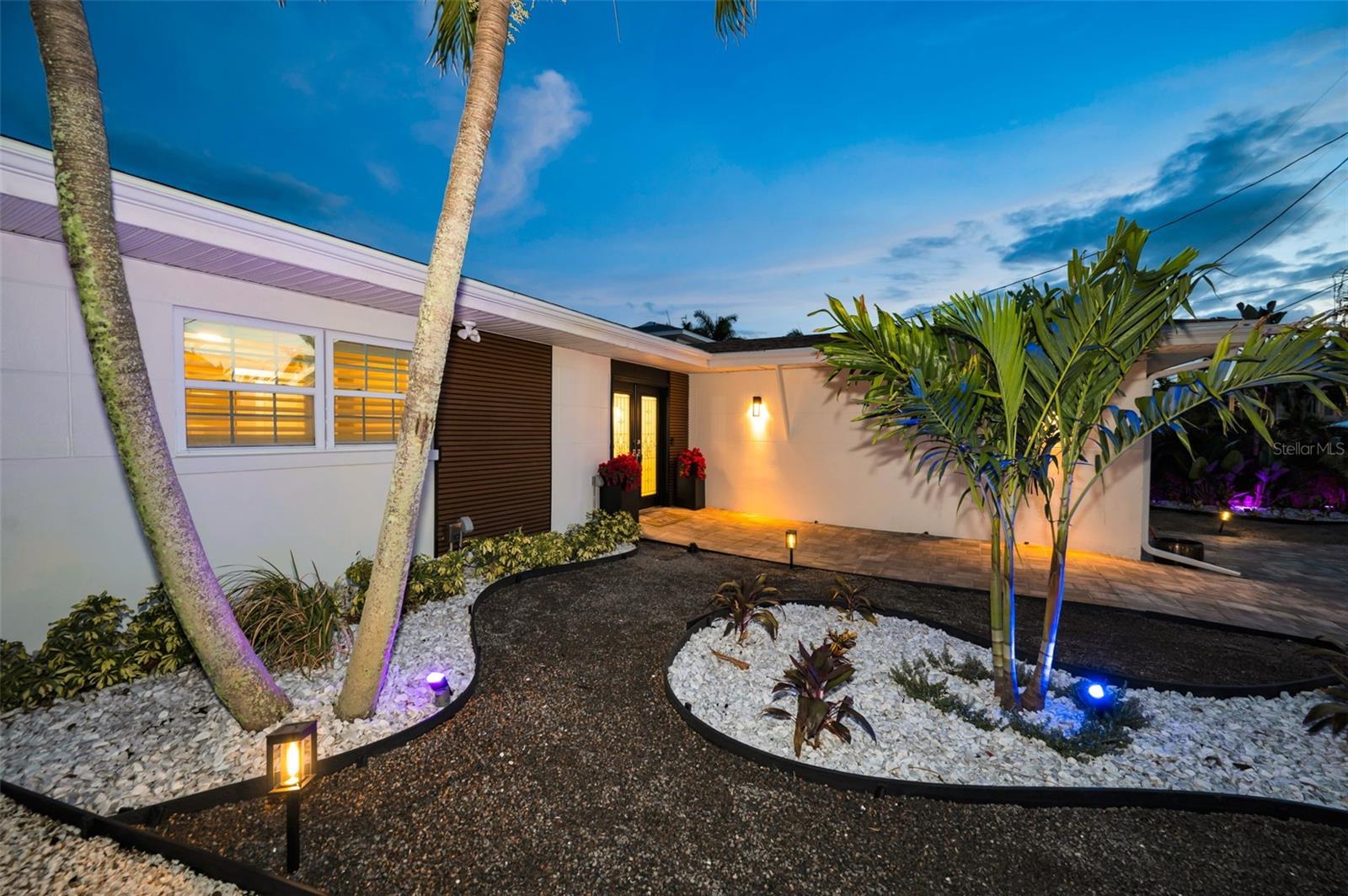 16353 REDINGTON DR — photo 4