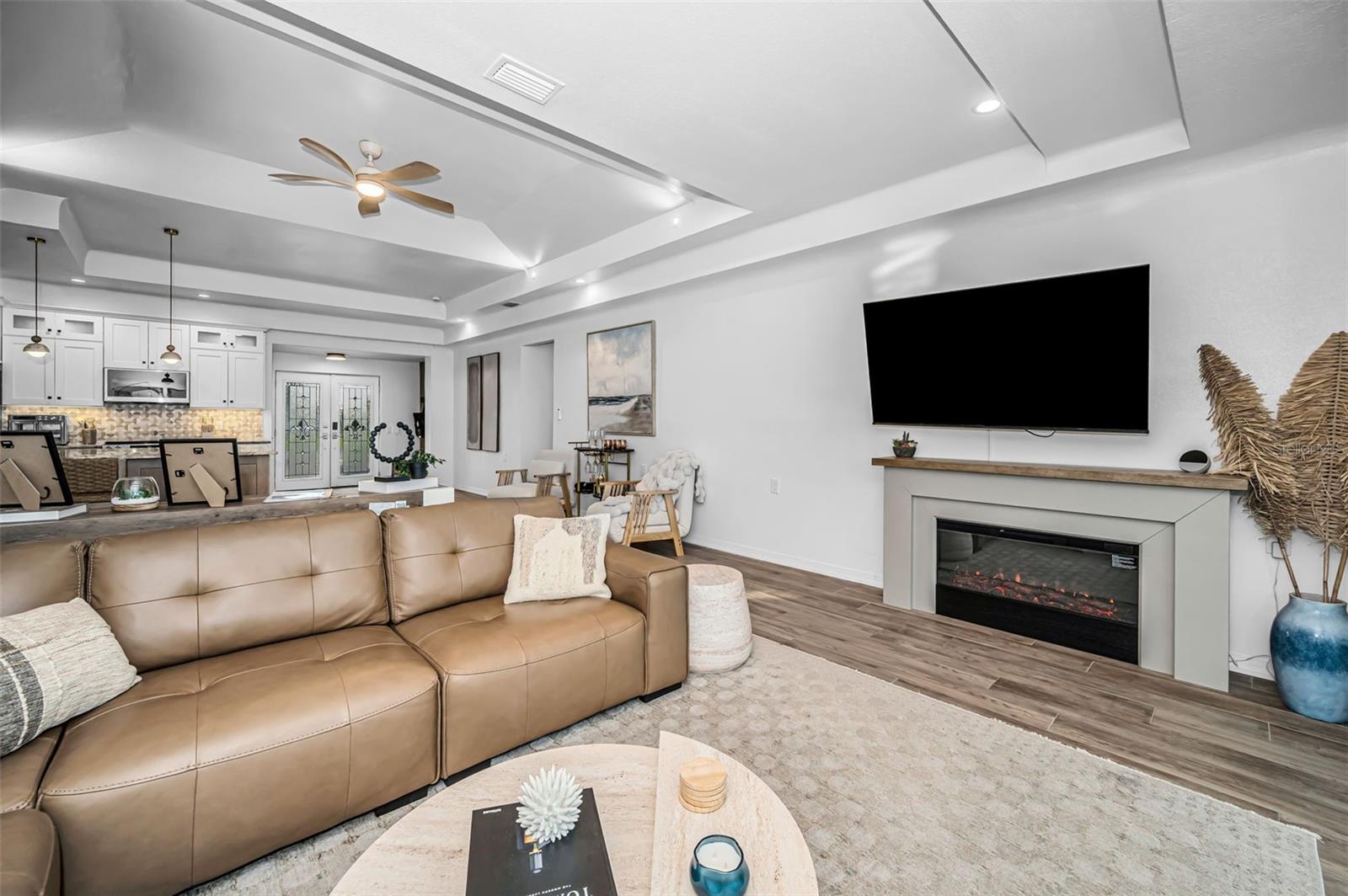 16353 REDINGTON DR — photo 13