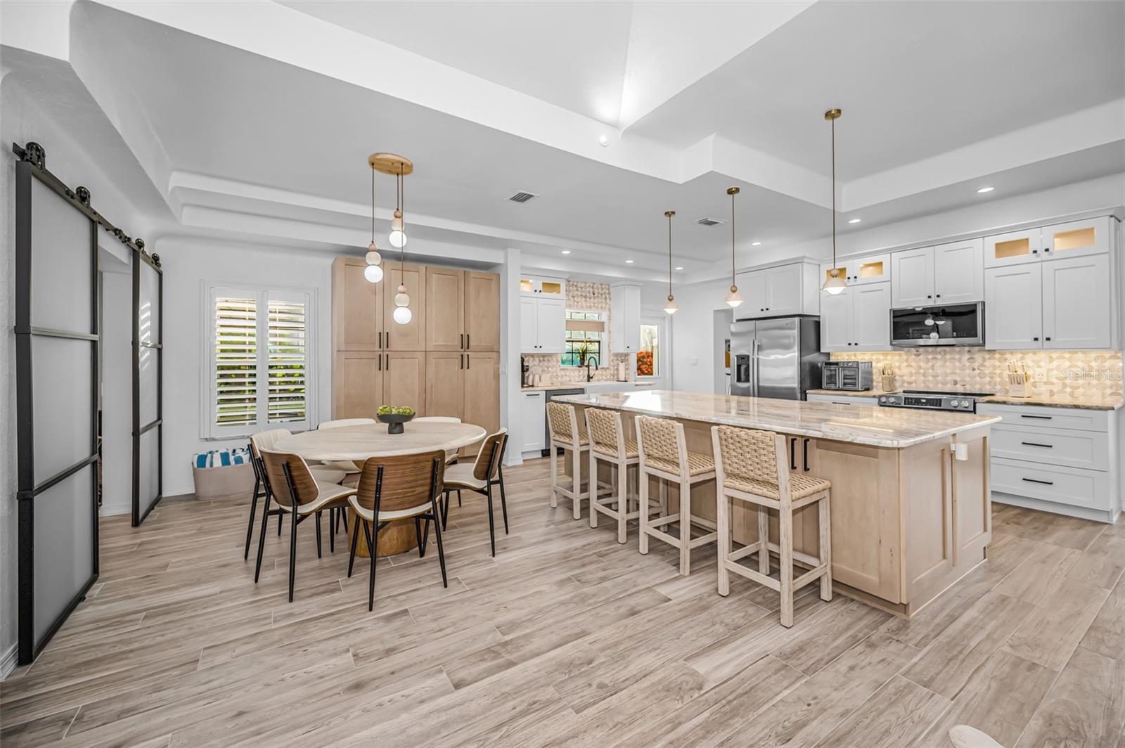 16353 REDINGTON DR — photo 15