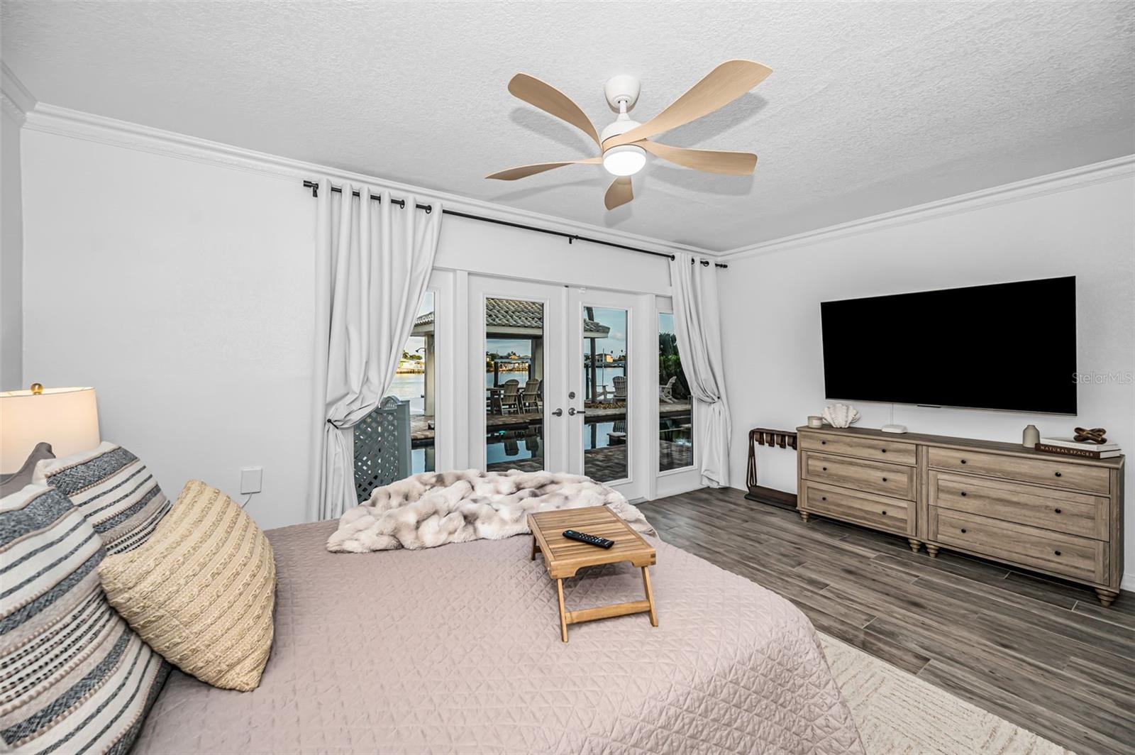16353 REDINGTON DR — photo 35