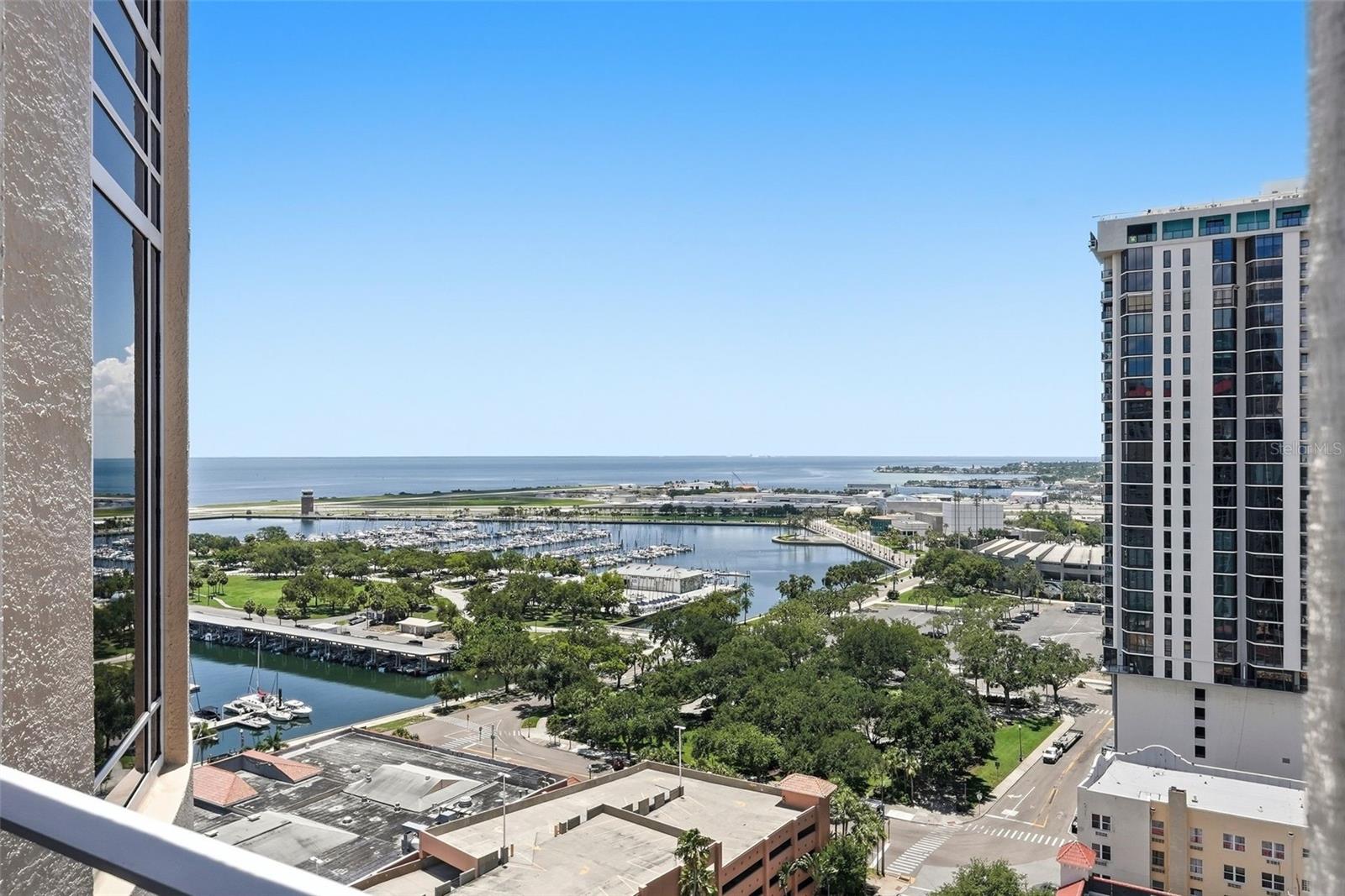 100 BEACH DR NE #1900 — photo 23
