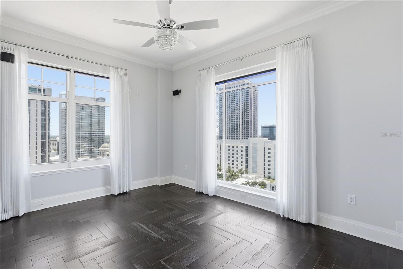 100 BEACH DR NE #1900 — photo 34