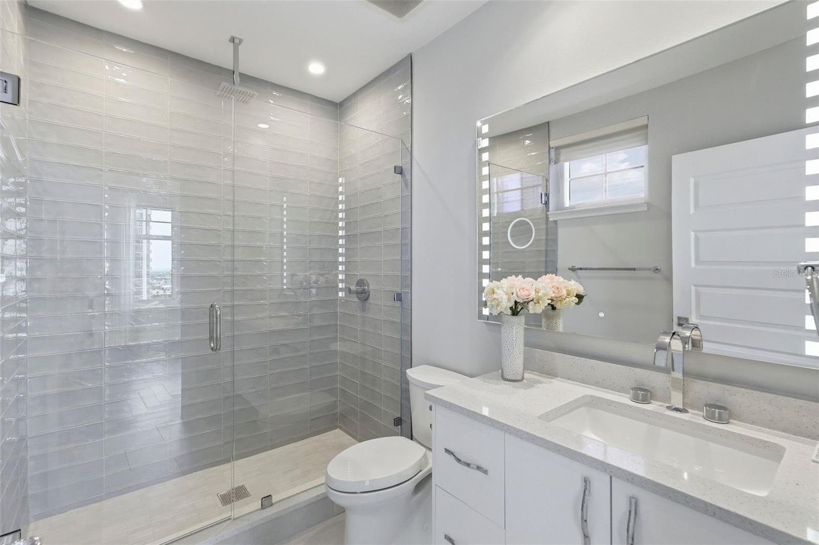 100 BEACH DR NE #1900 — photo 36