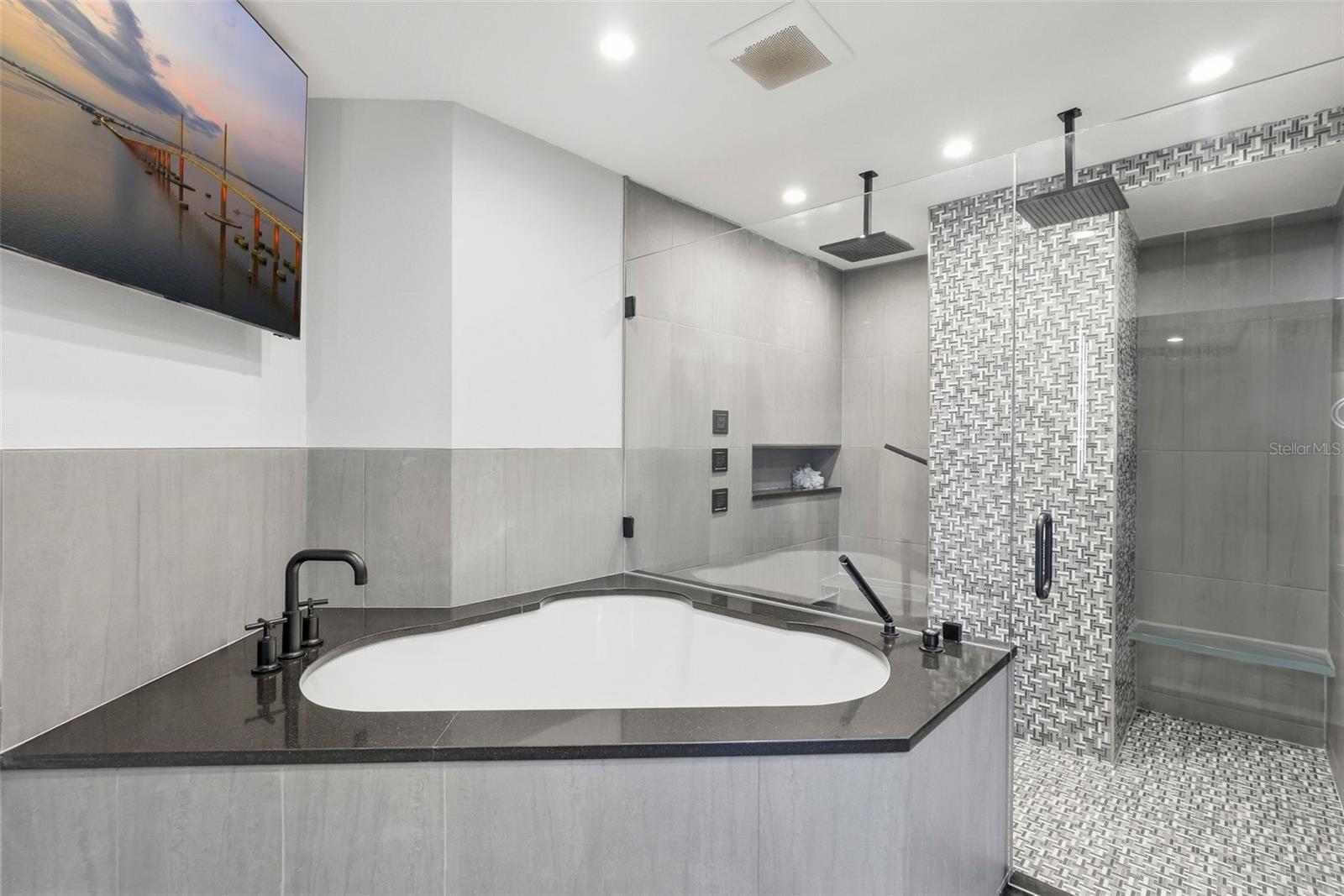 100 BEACH DR NE #1900 — photo 43