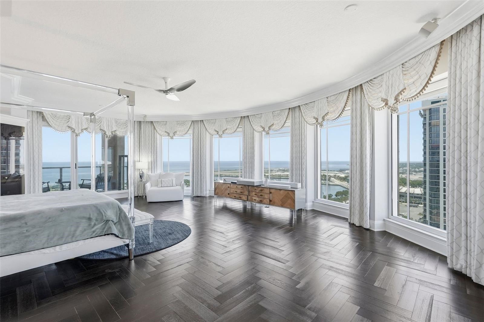 100 BEACH DR NE #1900 — photo 30