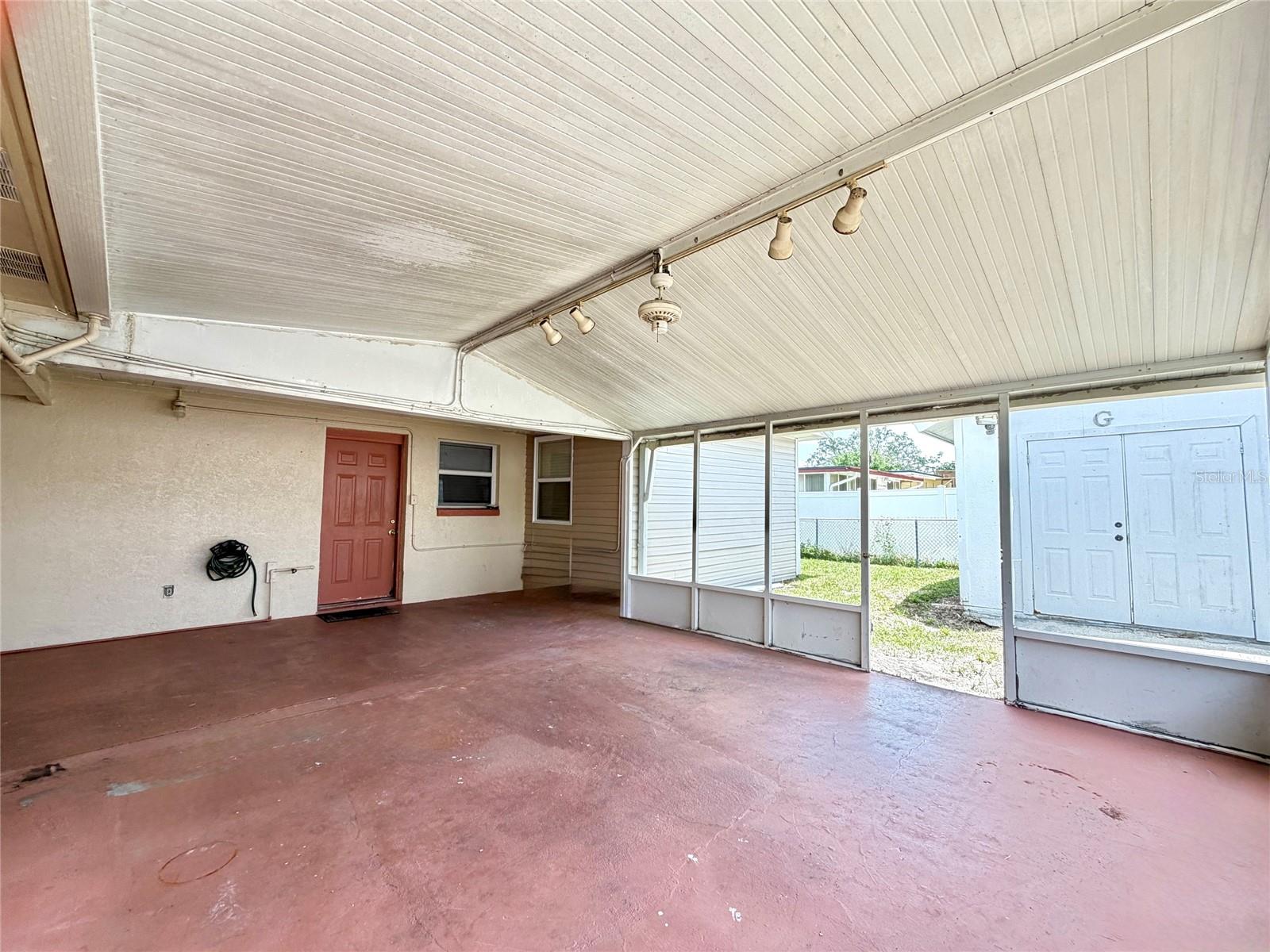 3306 W BURKE ST — photo 6