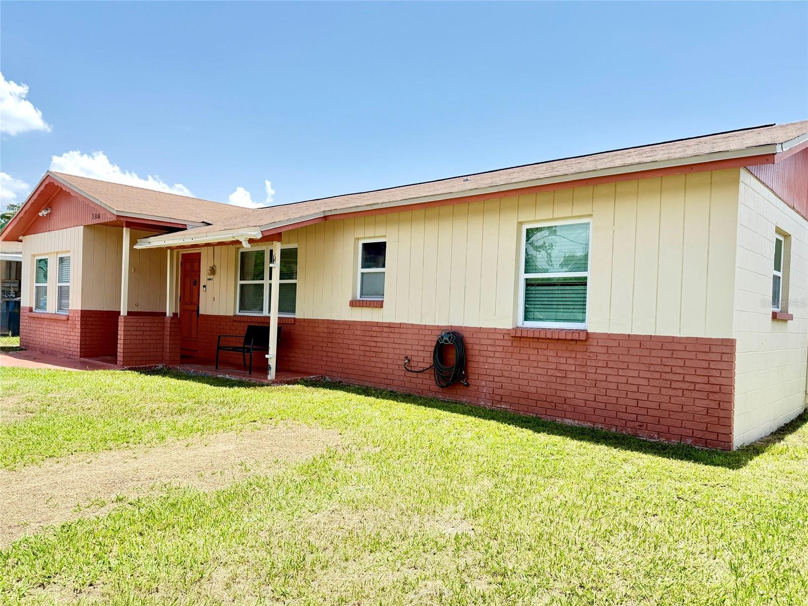 3306 W BURKE ST — photo 2