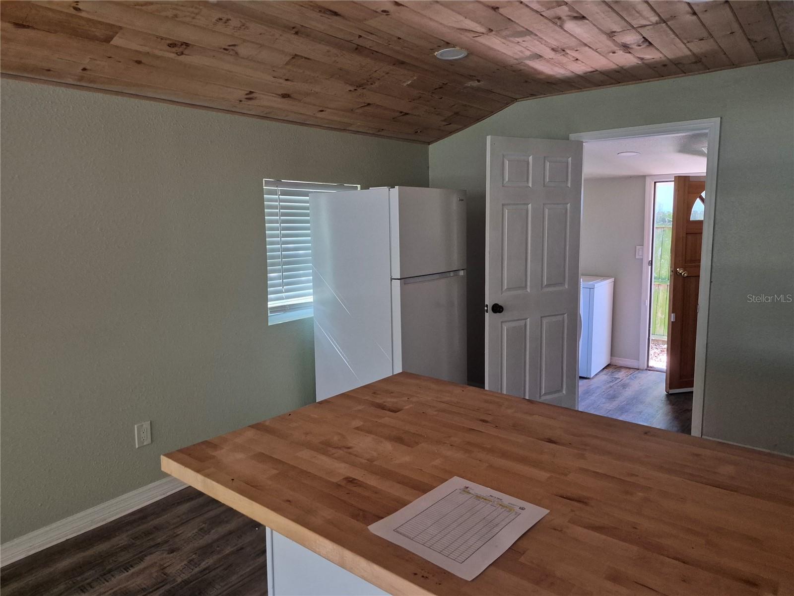 7409 RHODE ISLAND DR — photo 7