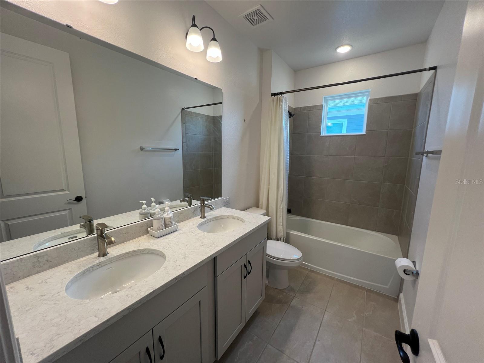 931 SIGNET DR — photo 15