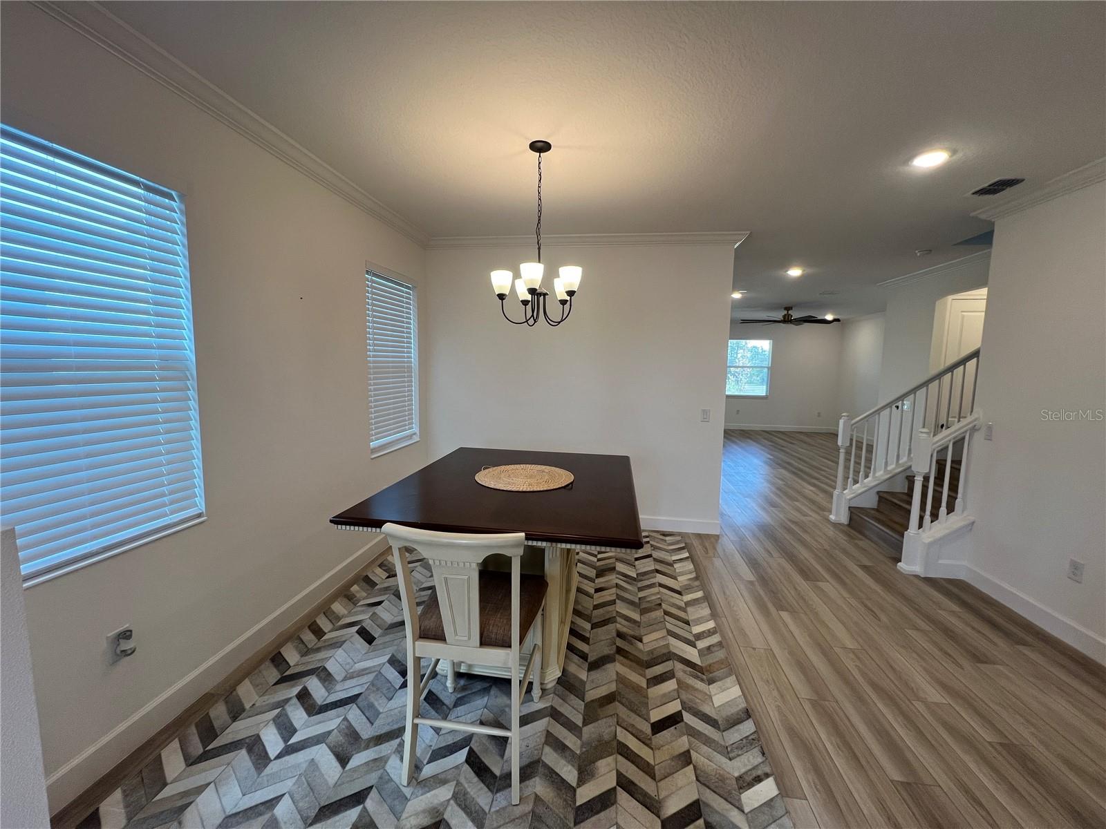 931 SIGNET DR — photo 4