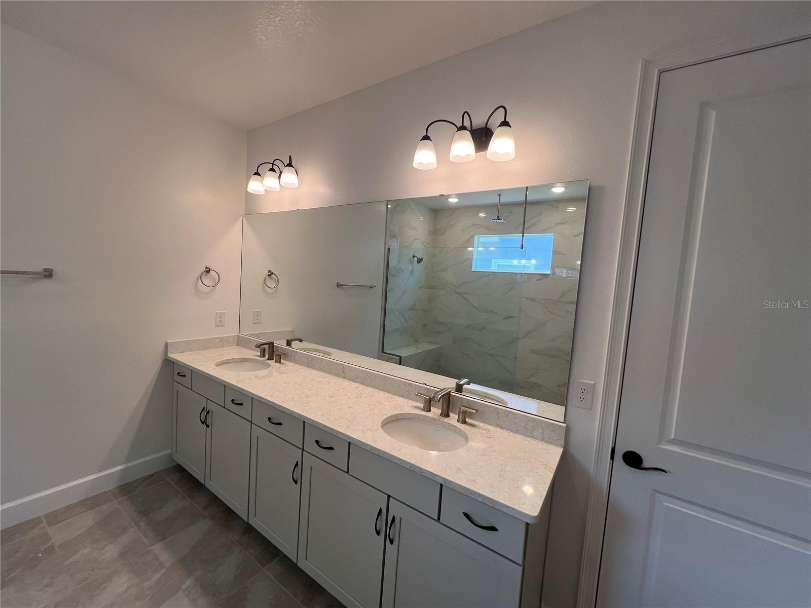 931 SIGNET DR — photo 10