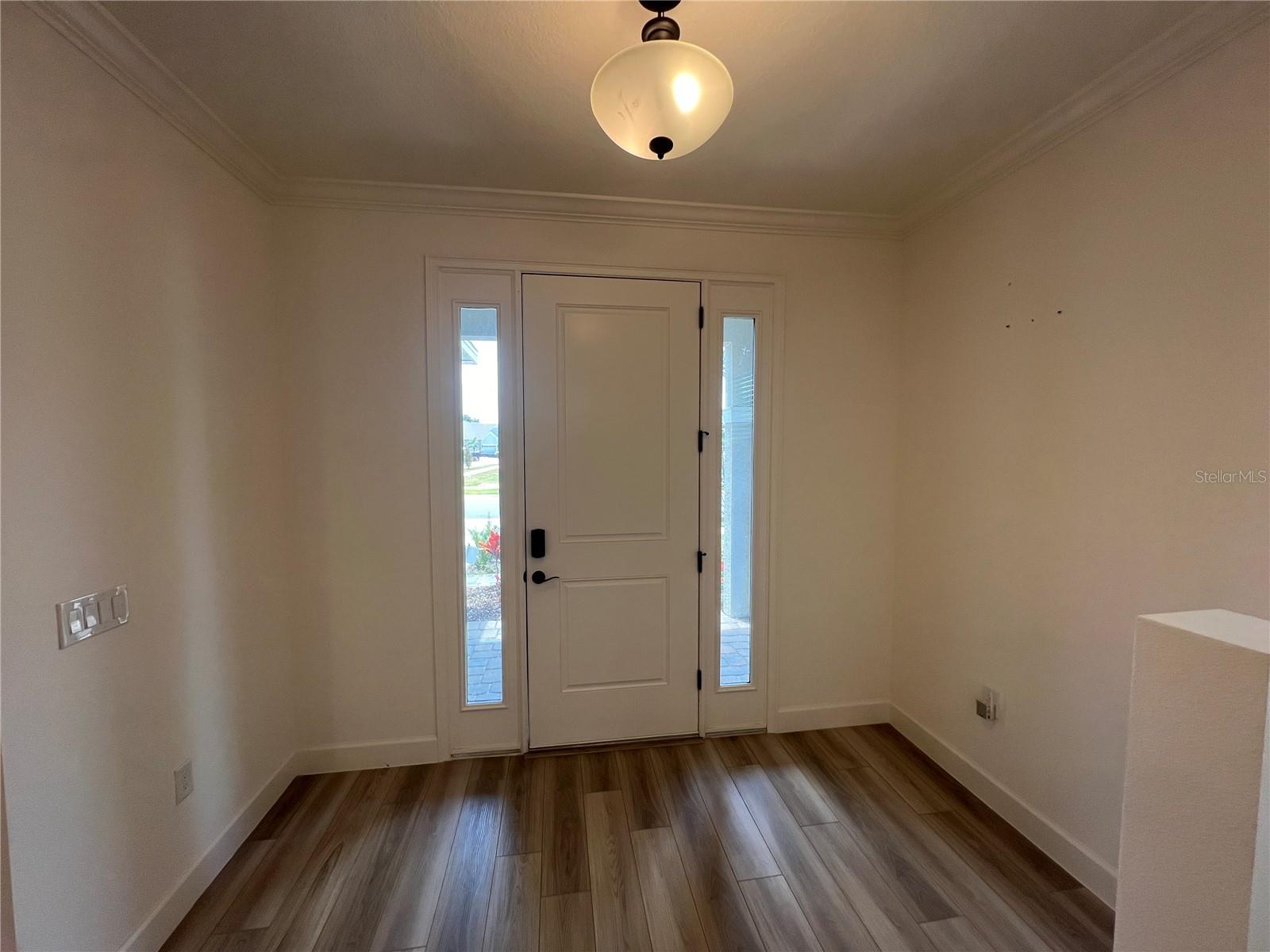 931 SIGNET DR — photo 3