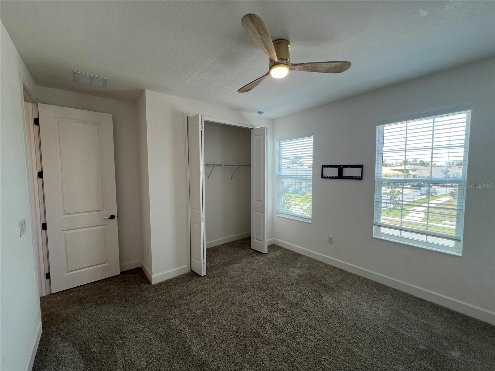 931 SIGNET DR — photo 14