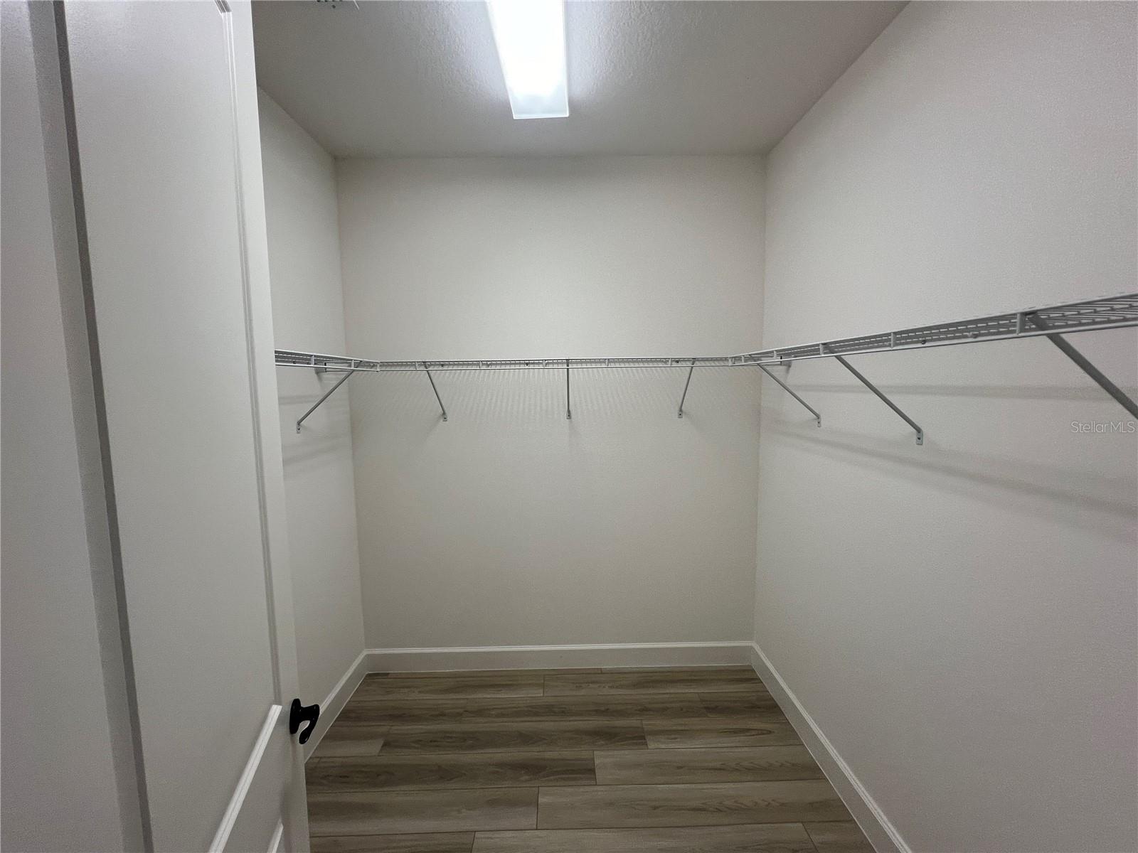 931 SIGNET DR — photo 9