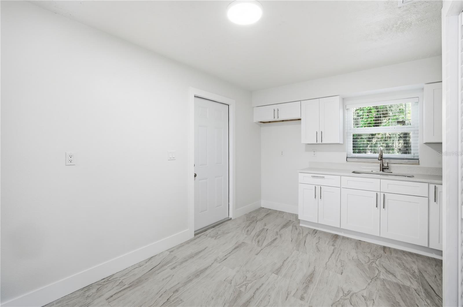 7309 N HUTTON PL #D — photo 10