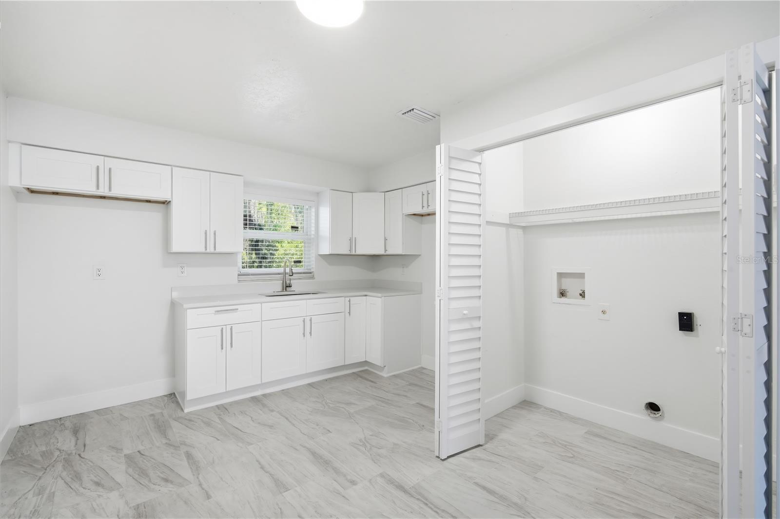 7309 N HUTTON PL #D — photo 7
