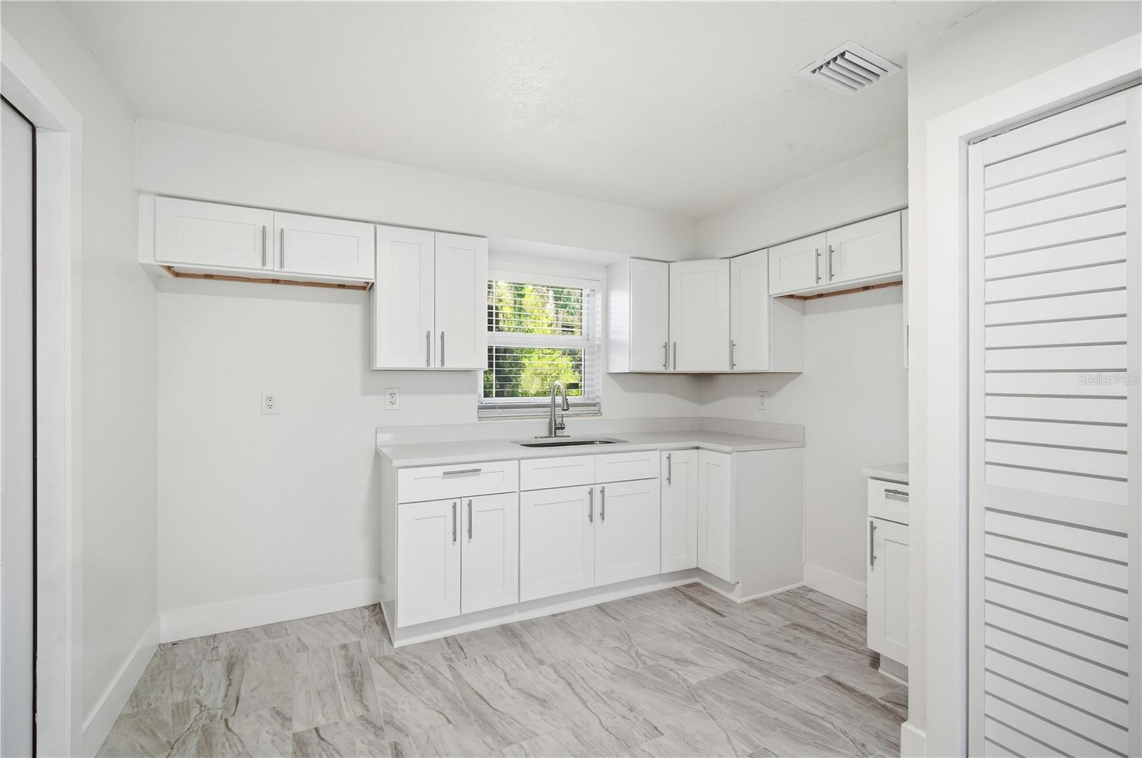 7309 N HUTTON PL #D — photo 8