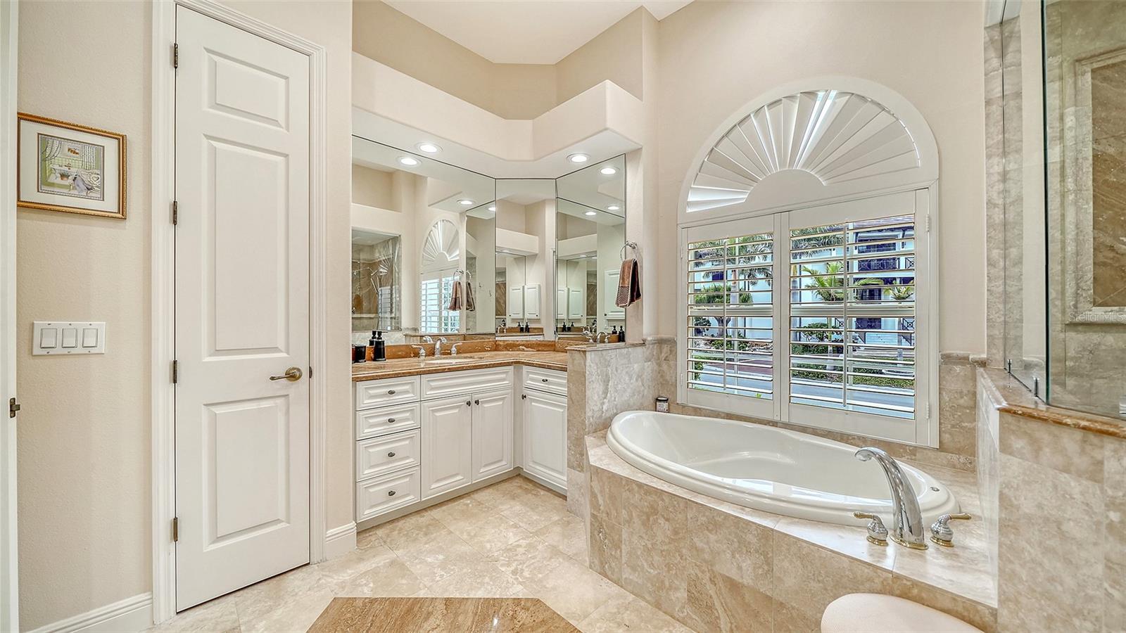 657 HALYARD LN — photo 13