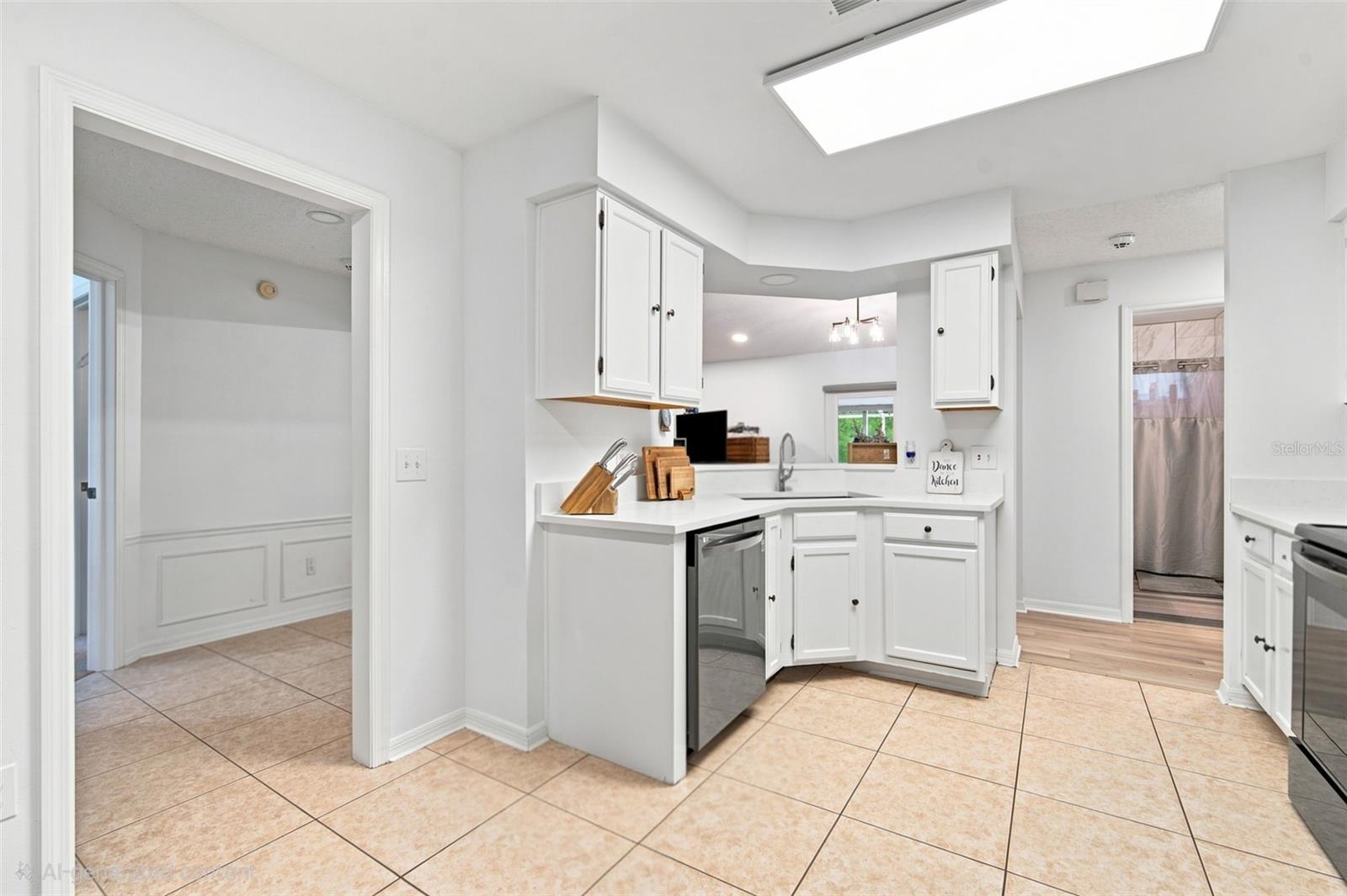 1014 HARDWOOD DR — photo 18