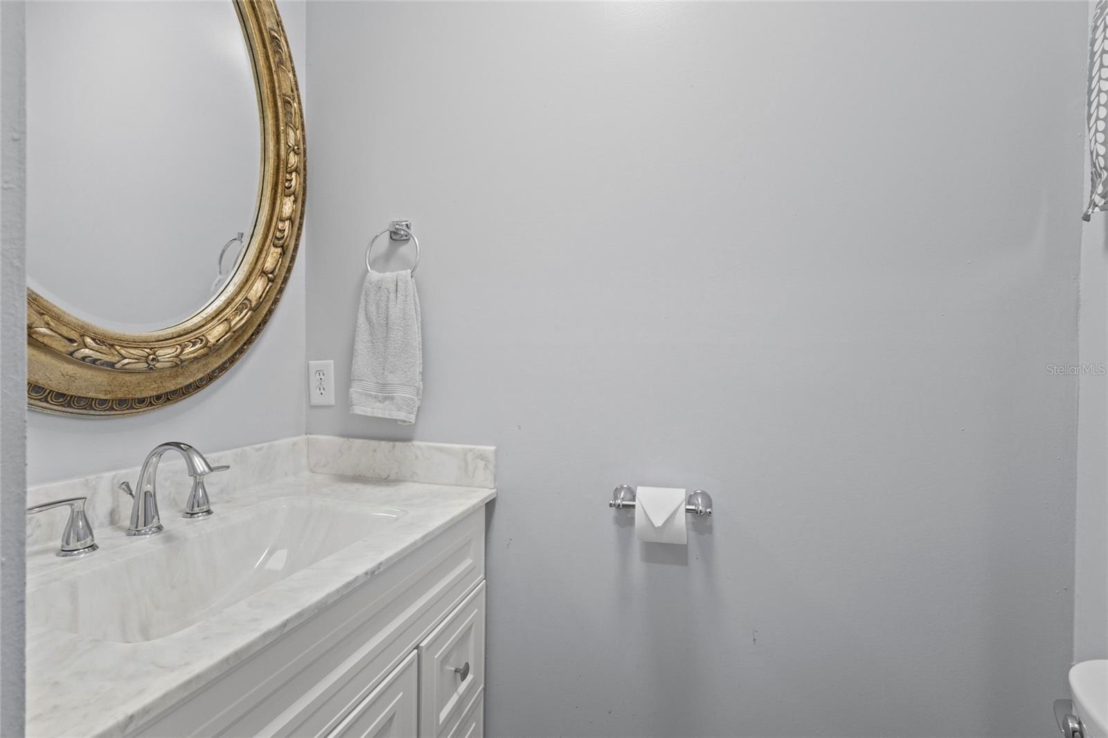 611 LEONA AVE — photo 23