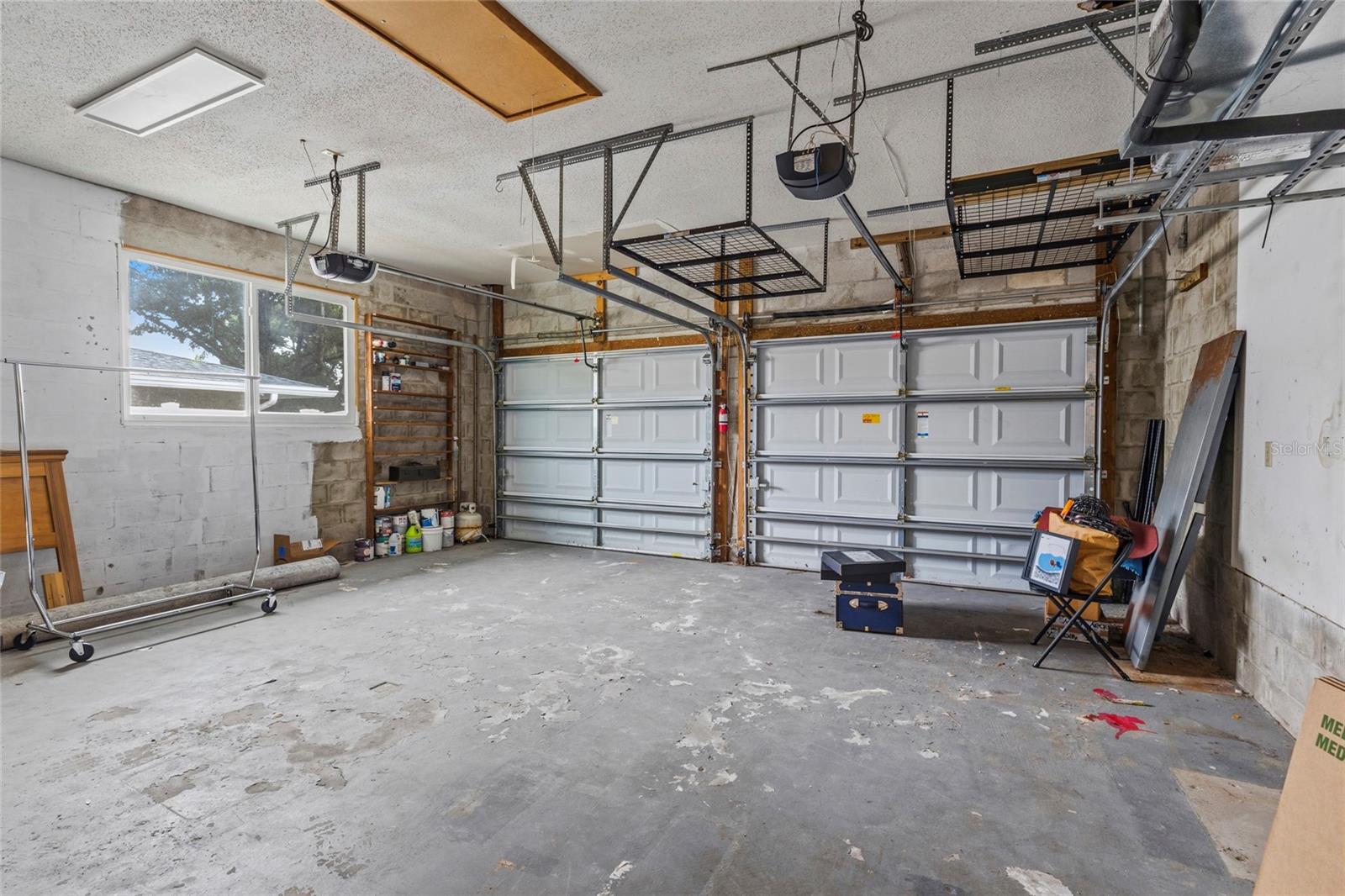 611 LEONA AVE — photo 26